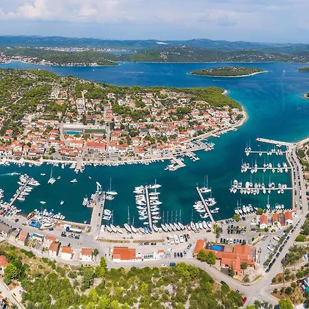 2 Bedroom In * יזרה