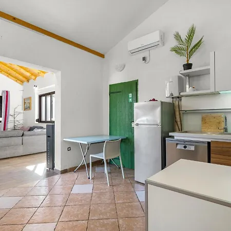 2 Bedroom In * Jezera