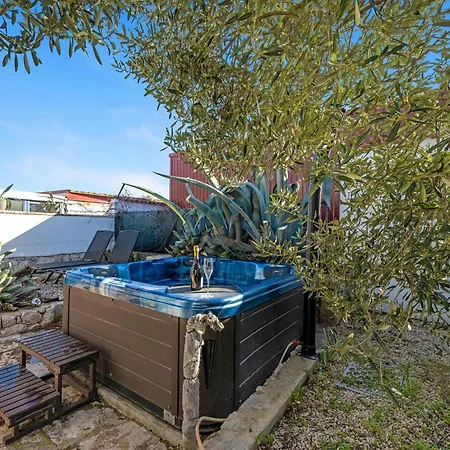 Holiday home 2 Bedroom In Jezera