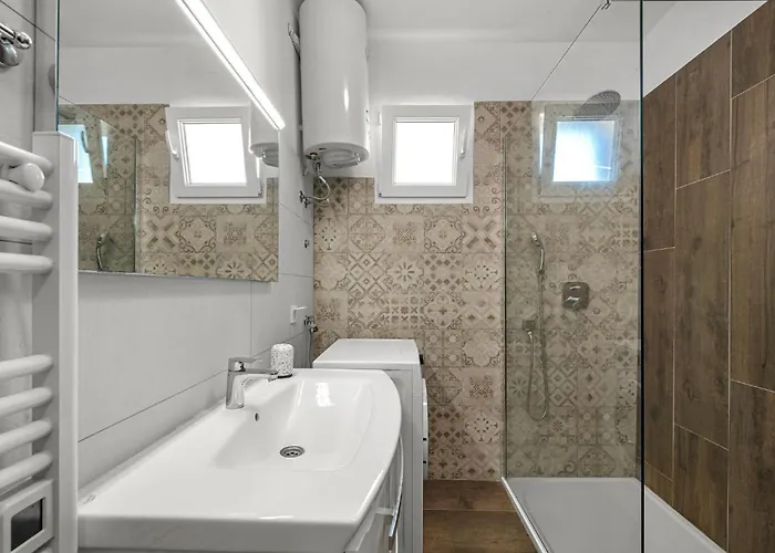 2 Bedroom In * יזרה