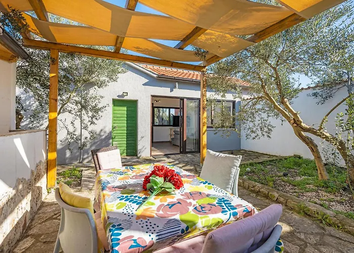 2 Bedroom In יזרה